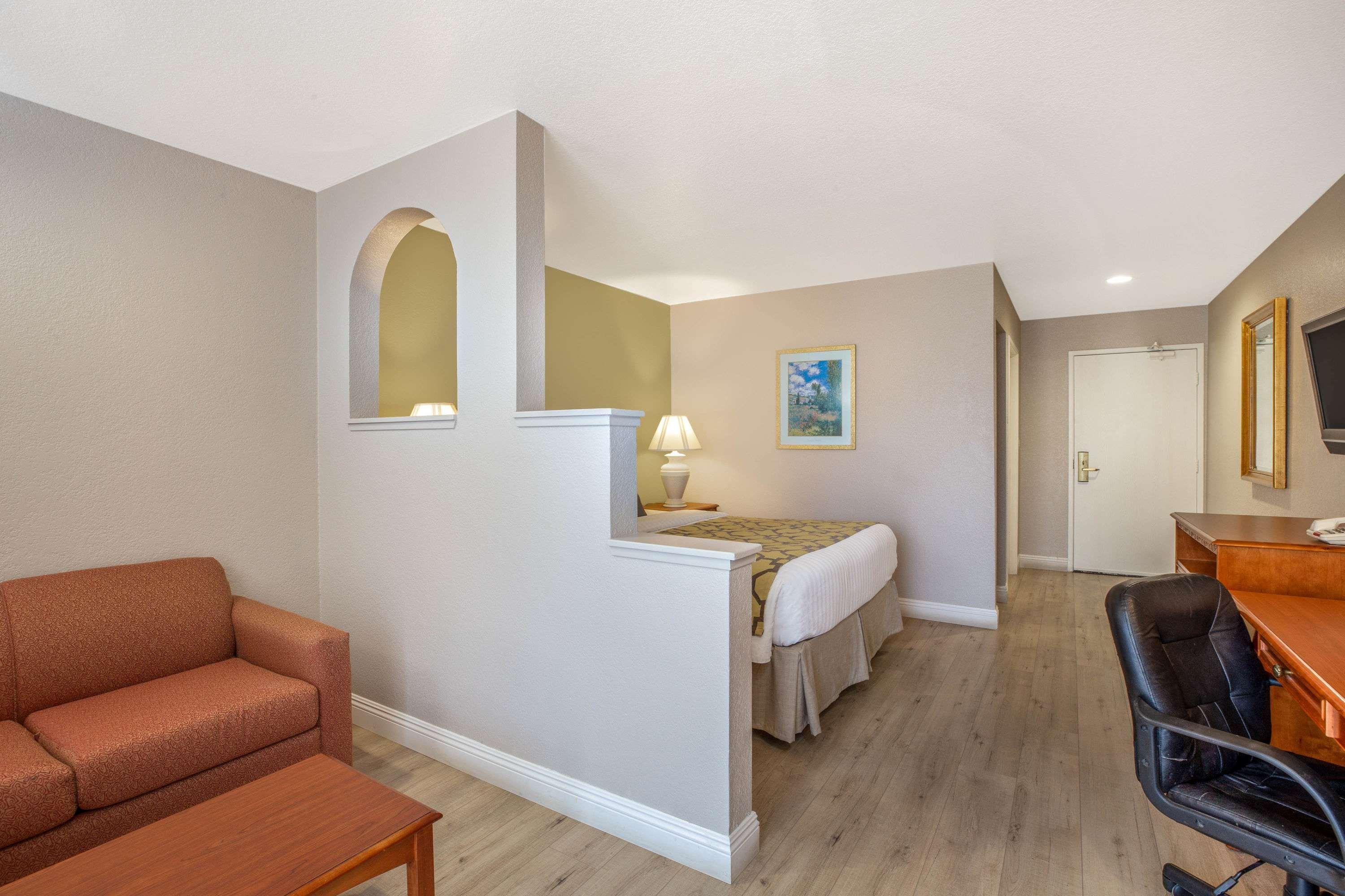 Hotel Baymont By Wyndham Tehachapi Exterior foto