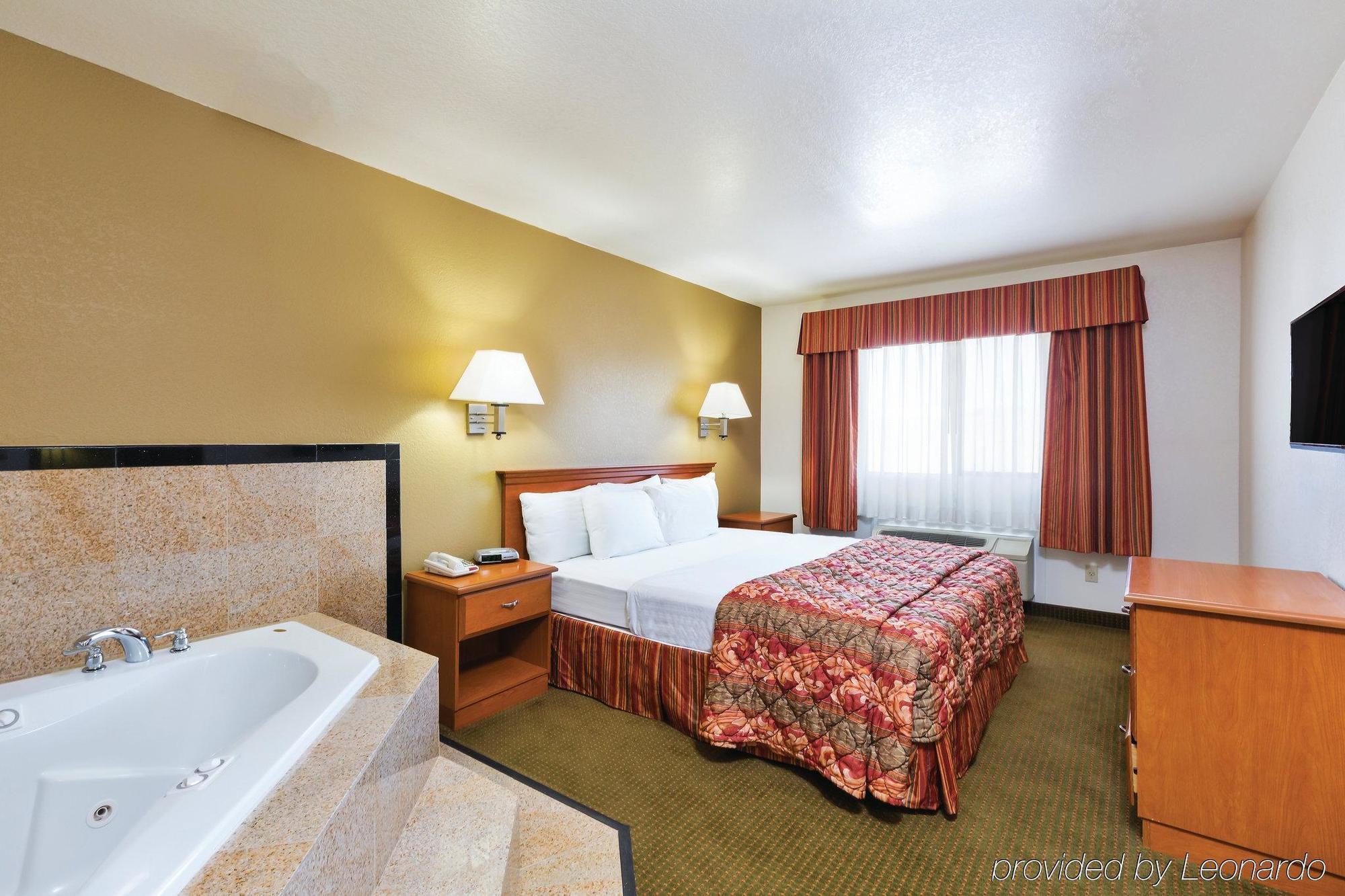 Hotel Baymont By Wyndham Tehachapi Exterior foto